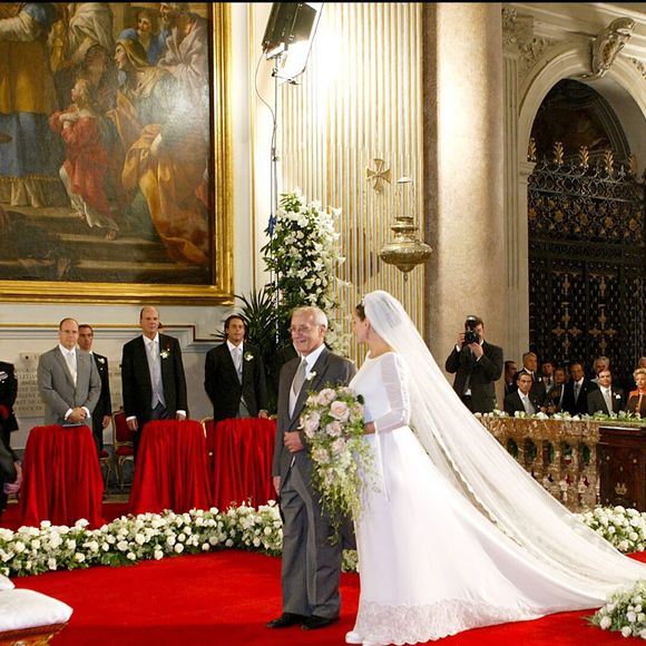 Emmanuel-Philibert de Savoie et Clotilde Courau à leur mariage à la Basilique Sainte Marie des Anges à Rome 25 septembre 2003 AGENCE / BESTIMAGE