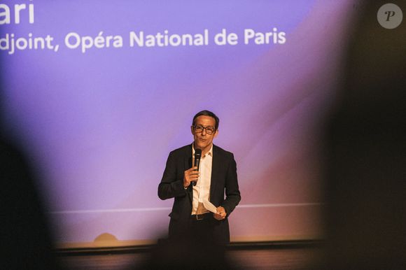 "Il y aura bien une brève coupure des chaînes lorsque l’opération sera lancée mais elle durera, a priori, plutôt quelques minutes. Nous avons prévenu chaque groupe et chaque chaîne que la bascule pourrait durer jusqu'à 1h et aurait lieu vers 1h du matin. Mais il n'y a pas de raison que ça bloque."

Martin Ajdari, Directeur général adjoint de l'Opéra national de Paris lors d'une réunion du premier bilan France 2030 dans le secteur culturel, à l'Opéra Bastille. Paris, France le 1er juin 2023. Photos par Jeremy Paoloni/ABACAPRESS.COM