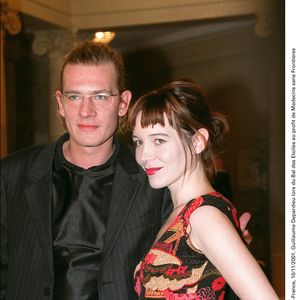 Louise Depardieu est née de l'histoire d'amour entre son père Guillaume Depardieu et la comédienne Élise Ventre. Les deux artistes s'étaient mariés en 1999...

Paris-France, 10 novembre 2001. Guillaume Depardieu et Elise Ventre lors du Bal des Etoiles au profit de Medecins sans Frontieres. Crédit Lamolie Arnaud/Abaca