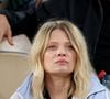 À 43 ans, elle a peur que son fils la trouve trop vieille quand elle ira le chercher à l'école.

Mélanie Thierry - Les célébrités dans les tribunes des Internationaux de France de tennis de Roland Garros 2024 à Paris, le 29 mai 2024. 
© Jacovides / Moreau / Bestimage