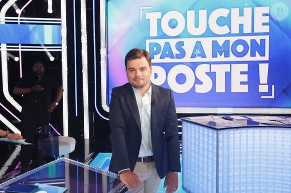 Un rendez-vous quotidien prévu dès demain de 21h à 23h30...


Exclusif - Gauthier Le Bret, sur le plateau de de l’émission « TPMP » présentée par C.Hanouna tournage des pilotes 2024, Paris, France, le 29 aout 2024. © Jack Tribeca / Bestimage