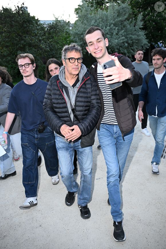 Julien Clerc - Arrivées à l'enregistrement de l'émission "Serge Lama le dernier rappel!" au théâtre Marigny à Paris le 29 avril 2025.

© Yehiel Chekroune / Bestimage