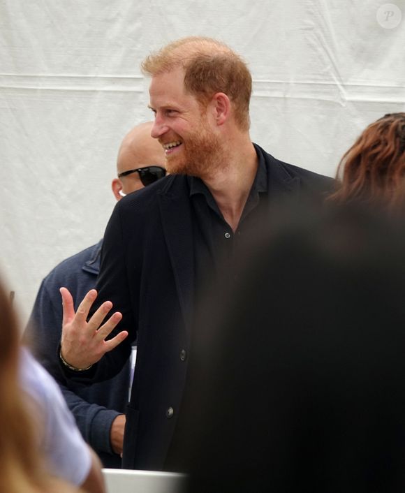 Santa Barbara, Californie. Le prince Harry (duc de Sussex) et son épouse Meghan sont apparus ensemble à l'événement One805 Live! au terrain de polo de Kevin Costner à Santa Barbara, en hommage aux premiers intervenants. Le couple est arrivé ensemble vers 17 h (20 septembre). 

© Backgrid USA / Bestimage