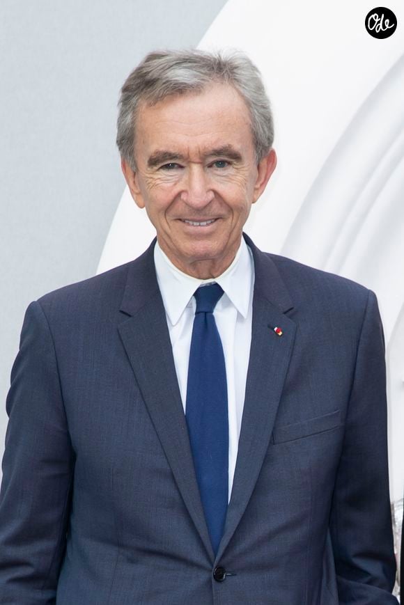 Cette ouverture s'inscrit dans le cadre de la sixième édition des Journées particulières de LVMH, un événement créé par Bernard Arnault pour dévoiler les coulisses des différentes maisons. 

Bernard Arnault - Backstage du défilé de mode Hommes printemps-été 2020 "Dior Homme" à Paris. Le 21 juin 2019
© Olivier Borde / Bestimage