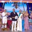 Olivier Minne signe sa dernière émission de Tout le monde a son mot à dire et cède la place à son successeur sous le regard attendri de Sidonie Bonnec