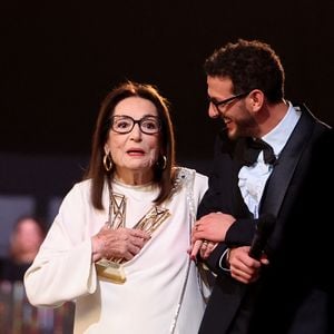 Nana Mouskouri (Victoire d'honneur) et Vincent Dedienne à la cérémonie des 41èmes Victoires de la Musique à la Seine Musicale à Boulogne-Billancourt le 13 février 2026.

© Jacovides / Moreau / Bestimage