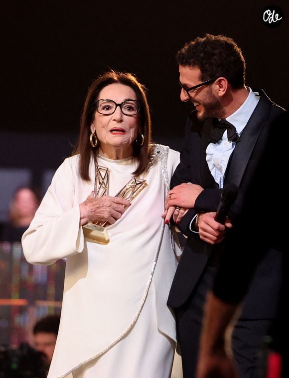 Nana Mouskouri (Victoire d'honneur) et Vincent Dedienne à la cérémonie des 41èmes Victoires de la Musique à la Seine Musicale à Boulogne-Billancourt le 13 février 2026.

© Jacovides / Moreau / Bestimage