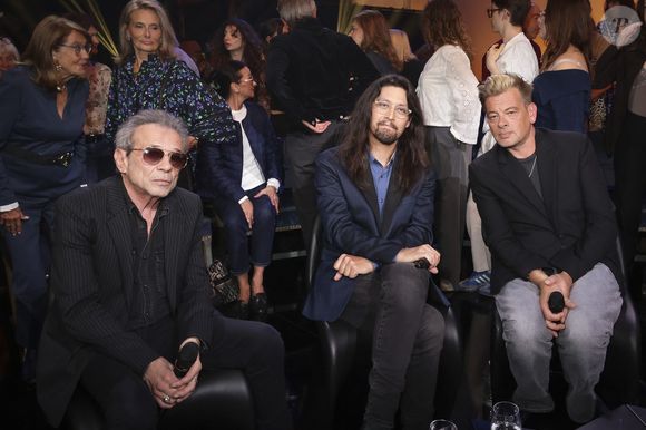 Le 7 avril prochain, une édition spéciale sera consacrée à l'immense Serge Gainsbourg.

Exclusif - Philippe Manoeuvre, Lulu Gainsbourg, Benjamin Biolay lors de l'enregistrement de l'émission "Le Grand Echiquier - Spéciale Serge Gainsbourg" présentée par C.Chazal et A.Manoukian et diffusée le 7 avril 2026 sur France 2, à Paris, France, le 17 septembre 2025. © Jack Tribeca/Bestimage