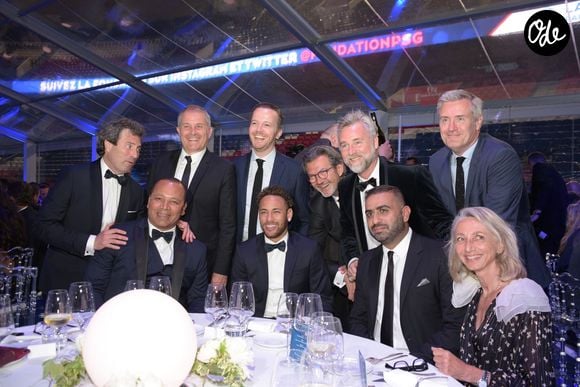 Exclusif - Julien Brun, Darren Tulett, Neymar da Silva Sr. et Neymar Jr. - 5ème dîner de gala de la fondation Paris Saint-Germain au parc des Princes à Paris, le 15 mai 2018. 

© Rachid Bellak/Bestimage