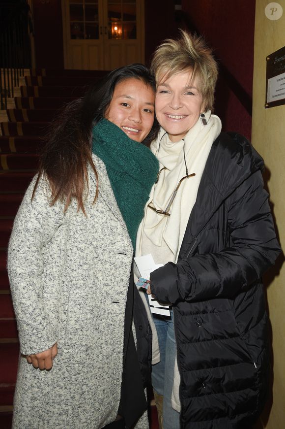 il y a huit ans. J'ai officialisé ce qui existait déjà : j'ai réuni la famille", a-t-elle confié.

Véronique Jannot et sa fille Migmar Jannot - People à la générale du woman show "Vive Demain !" de Michèle Bernier au théâtre des Variétés à Paris le 28 janvier 2019. © Coadic Guirec/Bestimage