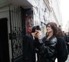 cette tanière légendaire dévoile ses mystères au cœur d'une pièce emblématique. 

Charlotte Gainsbourg lors de la cérémonie de dévoilement de la plaque "Maison des Illustres" de la Maison Gainsbourg à Paris, France, le 2 avril 2024. © Christophe Clovis/Bestimage
