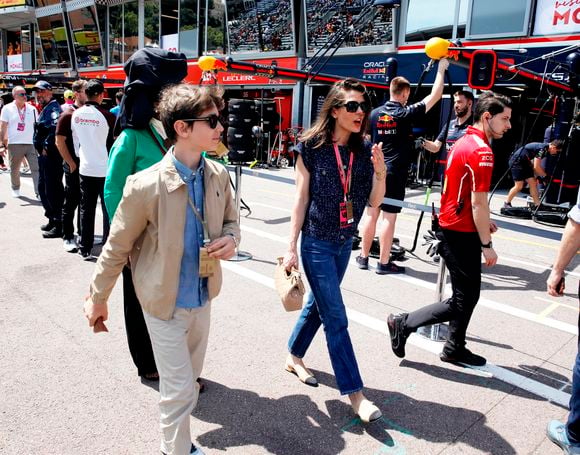 Raphael Elmaleh et sa mère Charlotte Casiraghi - Les célébrités dans les paddocks la veille du Grand Prix de Formule 1 (F1) de Monaco le 24 mai 2025.
© Dylan Meiffret / Nice Matin / Bestimage