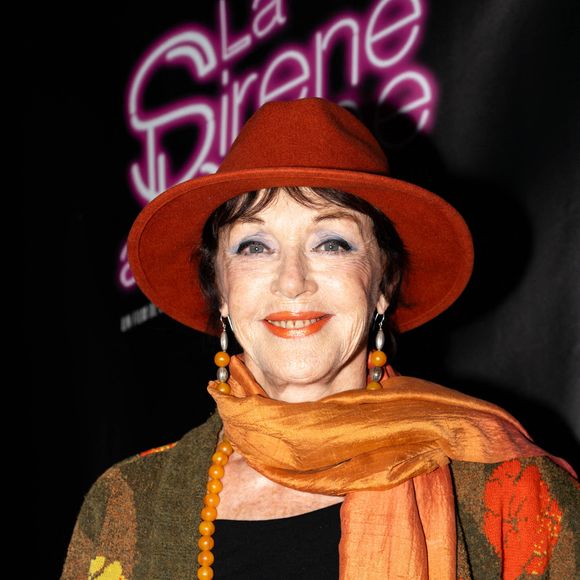 Anny Duperey publie un nouveau livre, "Respire, c’est de l’iode", dans lequel elle évoque sa vie personnelle et amoureuse.

Anny Duperey assiste à l'avant-première de "La sirène a barbe" au cinéma Luminor à Paris, France. Photo par Alexis Jumeau/ABACAPRESS.COM