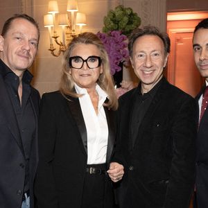 Sheila et ses invités, Stéphane Bern et Yori Bailleres assistent au Gala Stethos d'orh2025 à l'Hôtel Georges V, le 24 mars 2025 à Paris, France. Photo par David NIVIERE/ABACAPRESS.COM