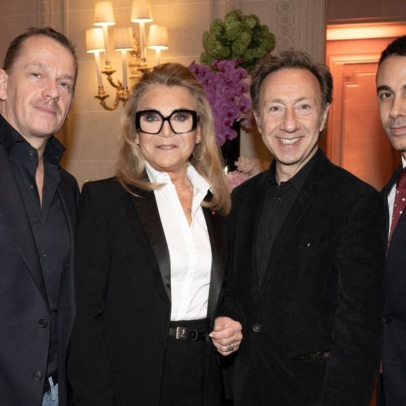 Sheila et ses invités, Stéphane Bern et Yori Bailleres assistent au Gala Stethos d'orh2025 à l'Hôtel Georges V, le 24 mars 2025 à Paris, France. Photo par David NIVIERE/ABACAPRESS.COM