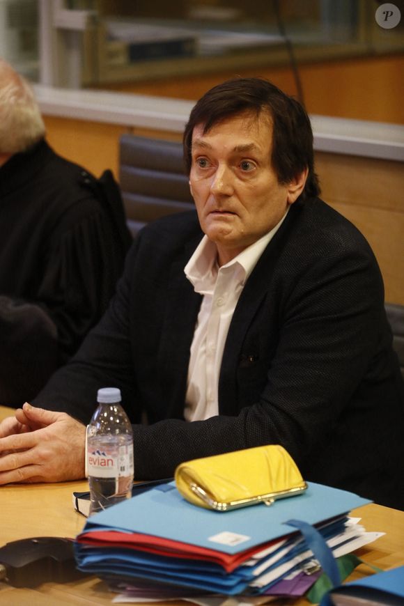 Pierre Palmade au tribunal de Melun avec ses avocats pour son procès pour blessures involontaires à la suite d'un accident de la route en février 2023 dans lequel sa voiture a percuté un autre véhicule à Melun.
Le 20 novembre 2024. © Christophe Clovis / Bestimage