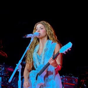 Ce changement de programme intervient quelques jours après que Shakira s'est mobilisée en faveur de son pays natal, la Colombie, frappé par un important séisme.

Shakira en concert au Barclays Center de Brooklyn, à New York.

© Backgrid USA / Bestimage
