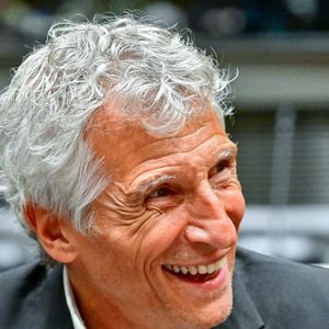 Invité sur le plateau de Quelle époque ! le 6 juin, Nagui a expliqué avoir voulu s'arrêter alors que l'émission est un franc succès, avec 1,9 million d'auditeurs.
Le présentateur de télévision et producteur audiovisuel Nagui assiste à une audition de la Commission d'enquête parlementaire sur la neutralité, le fonctionnement et le financement du service public de radiodiffusion français à l'Assemblée nationale, à Paris, France, le 1er avril 2026. © Christian Liewig/Bestimage