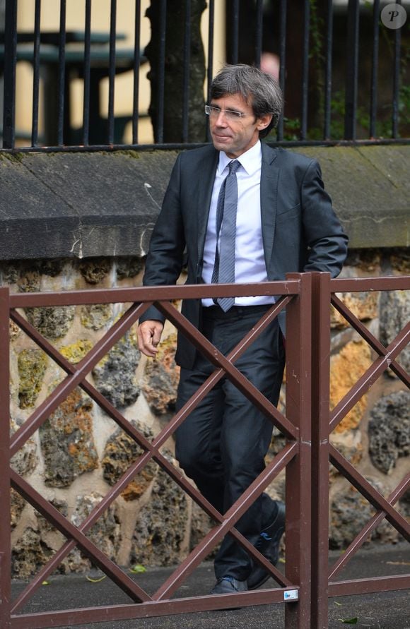 David Pujadas aux obseques de Benoit Duquesne a l'eglise Jeanne D'Arc de Versailles, France, le 10 juillet 2014. Photo ABACAPRESS.COM