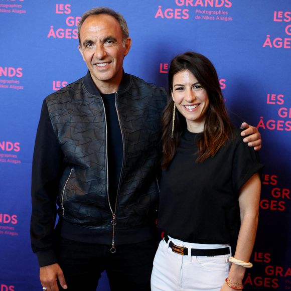 Nikos Aliagas et Hélène Mannarino - Vernissage de l'exposition "Les grands âges", photographies de Nikos Aliagas au musée de l'Homme à Paris le 7 avril 2026. © Dominique Jacovides/Bestimage