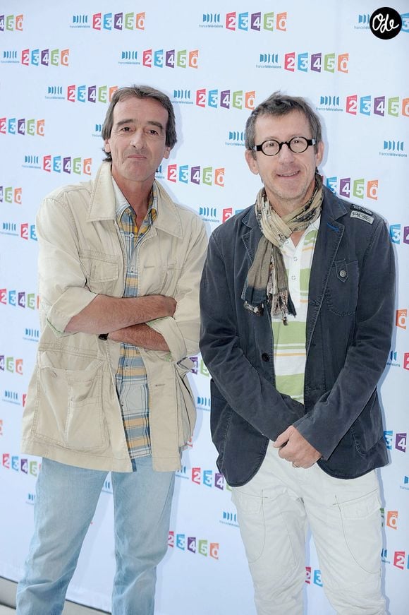 Fred Courant et Jamy Gourmaud à leur arrivée à la conférence de presse annuelle du groupe France Télévisions à Paris, en France, le 3 septembre 2010. Photo : Giancarlo Gorassini/ABACAPRESS.COM