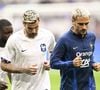 Un international français papa pour la seconde fois, pile trois ans après l’arrivée de son premier enfant
Antoine Griezmann et Théo Hernandez - Match de qualifications de l'Euro "France - Grèce (1-0)" au stade de France.