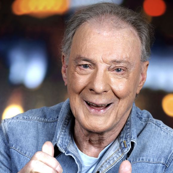 Exclusif - Portrait d'Herbert Léonard à Paris, le 8 octobre 2024.
© Cédric Perrin/Bestimage