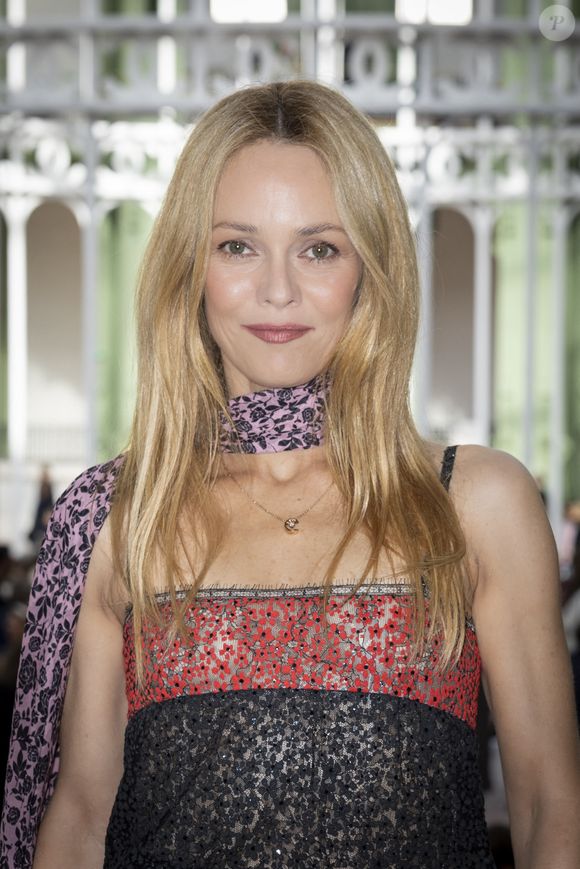 Vanessa Paradis au Front Row du défilé de mode féminine Chanel printemps-été lors de la Fashion Week de Paris (PFW), au Grand Palais, à Paris, France © Olivier Borde/Bestimage