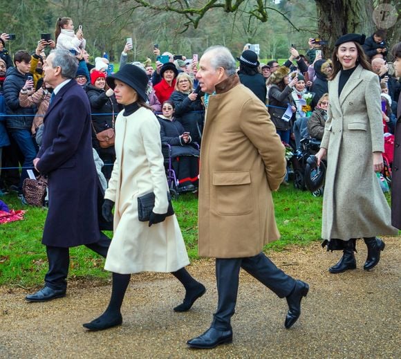 Ce dernier est quant à lui le fils de Lady Sarah Chatto, qui est elle-même la fille de la princesse Margaret

Daniel Chatto, Lady Sarah Chatto, Lord David Linley - La famille royale britannique se rend à la messe de Noël à Sandringham le 25 décembre 2024.