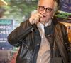 Au Figaro, il a expliqué son geste radical : "Dans douze, quinze ans, il n'y aura plus d'Île de Ré. La mer va monter. C'était les dernières vacances."

Exclusif - Fabrice Luchini à l'avant-première du film "Victor comme tout le monde" de P.Bonitzer, à l'UGC Ciné Cité Bordeaux, le 1er mars 2026.
© Jean-Marc Lhomer / Bestimage