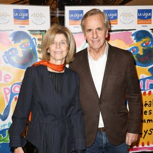 Bernard de La Villardière et sa femme Anne - 29ème Gala de l’Espoir donné au profit de la recherche contre le cancer au théâtre des Champs-Elysées à Paris le 27 novembre 2023. © Coadic Guirec/Bestimage