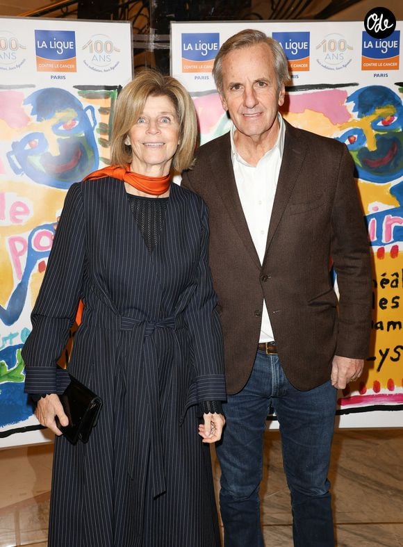 Bernard de La Villardière et sa femme Anne - 29ème Gala de l’Espoir donné au profit de la recherche contre le cancer au théâtre des Champs-Elysées à Paris le 27 novembre 2023. © Coadic Guirec/Bestimage