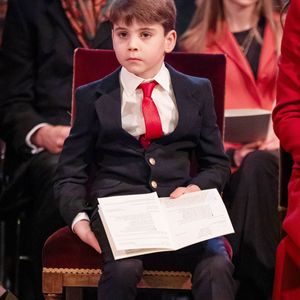 Le prince Louis de Galles, - La famille royale d'Angleterre assiste à la messe "Together At Christmas Carol" à l'abbaye de Westminster à Londres (Royaume-Uni), le 6 décembre 2024. 
© Alpha Agency / Bestimage