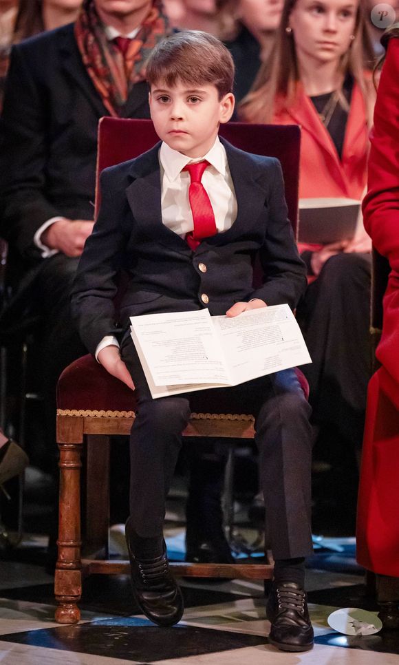 Le prince Louis de Galles, - La famille royale d'Angleterre assiste à la messe "Together At Christmas Carol" à l'abbaye de Westminster à Londres (Royaume-Uni), le 6 décembre 2024. 
© Alpha Agency / Bestimage
