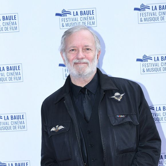 Info - Le jeu d'enquête " Murder Party au Musée " sur M 6 sera présenté par Françis Huster - Francis Huster - 10ème Festival du Cinéma et de la Musique de Film à La Baule le 29 juin 2024. A l'occasion de ses 10 ans le festival de la Baule dirigé par S. Bobino et C Barratier ont reçu une pléiades de personnalité du cinéma à La Baule pour honorer pour la longue et riche carrière de C. Lelouch !
Les cocktails ou se mélangeaient les personnalités se déroulaient l'hôtel Hermitage ou JD Barrière les accueillait... ensuite tout ce petit monde se retrouvait à l'Atlantia pour les projections et enfin finissait tous sur la plage de l'Albatros afin d'y dîner et faire la fête avec un groupe musical diffèrent chaque soir ! © Rachid Bellak/Bestimage