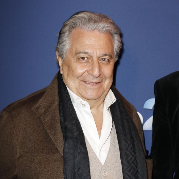 Sans filtre, il a expliqué avoir fui Paris en raison d'une circulation devenue infernale, du coût de la vie et d'une agressivité ambiante.

Christian Clavier - Première du film "Cocorico 2" au Publicis Cinémas à Paris le 31 mars 2026. © Marc Ausset-Lacroix/Bestimage