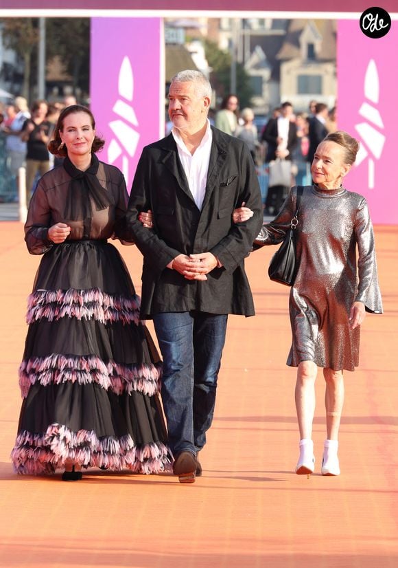 Carole Bouquet, Arnaud des Pallières et Dominique Frot - Arrivées à la cérémonie de clôture et la projection du film Joika lors de la 49ème édition du festival du film américain de Deauville le 9 septembre 2023.

© Denis Guignebourg / Bestimage