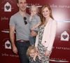 Son épouse, Kimberly Van Der Beek, n’a pas manqué d’avoir une pensée pour lui et de lui rendre hommage à cette occasion bien spéciale.

James Van Der Beek, sa femme Kimberly Van Der Beek, et leurs enfants Olivia Van Der Beek et Joshua Van Der Beek - Soirée de charité annuelle John Varvatos à West Hollywood, le 13 avril 2014. FAMEFLYNET / BESTIMAGE