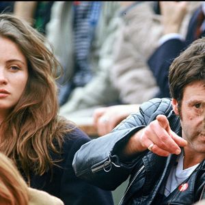 Archives - Emmanuelle Béart, Daniel Auteuil et leur fille Aurore à Roland Garros en 1990. (Martiez Christian/ Bestimage).