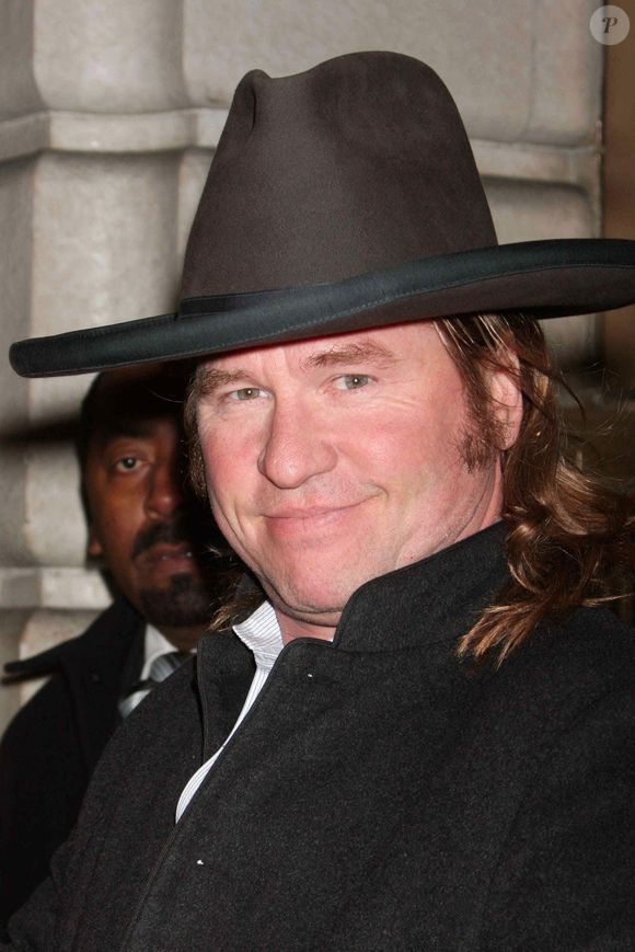 Val Kilmer : L'acteur de Top Gun et Batman Forever s'est éteint à 65 ans Backgrid USA / Bestimage