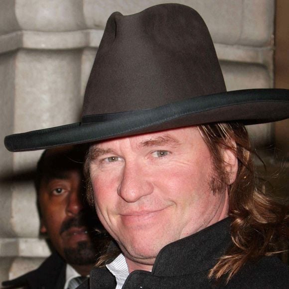 Val Kilmer : L'acteur de Top Gun et Batman Forever s'est éteint à 65 ans Backgrid USA / Bestimage