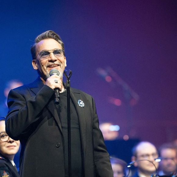 Le chanteur Florent Pagny se produit lors d'un concert de charité, Sentinelles D'Un Soir, organisé par le Gouverneur Militaire de Paris au profit des Bleuets de France, des soldats blessés et des victimes du terrorisme à la Salle Pleyel à Paris, France, le 30 mai 2024. ©David Boyer/ABACAPRESS.COM