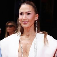 Vitaa en robe immaculée en pleine Fashion Week, elle met tout le monde d'accord