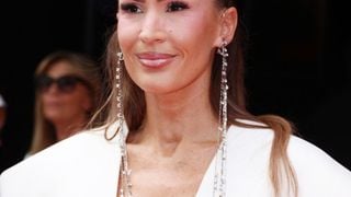 Vitaa en robe immaculée en pleine Fashion Week, elle met tout le monde d'accord