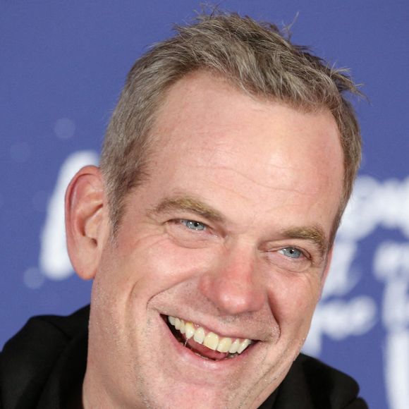Aujourd’hui, il avance à son rythme, avec une approche plus sincère de la vie et de la musique.

Garou assiste à la première de L'amour c'est mieux que la vie, qui s'est tenue à l'UGC Normandie, à Paris, France, le 17 janvier 2022. © Jerome Domine/Abacapress.com
