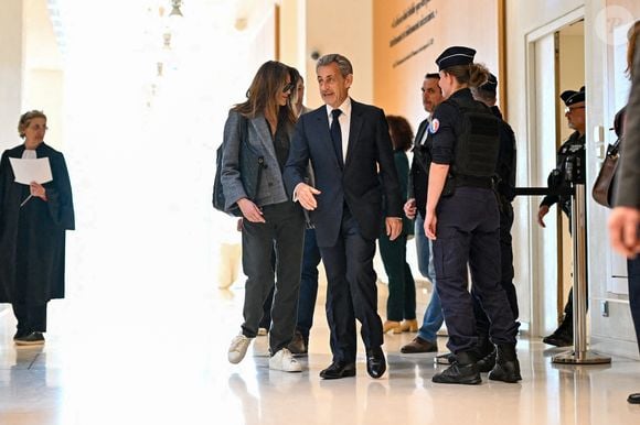 Nicolas Sarkozy et sa femme Carla Bruni - Dernier jour du procès du financement libyen de Sarkozy: ses avocats de l’ancien président vont plaider la relaxe, au tribunal de Paris, France, le 8 avril 2025. © Pierre Perusseau/Bestimage
