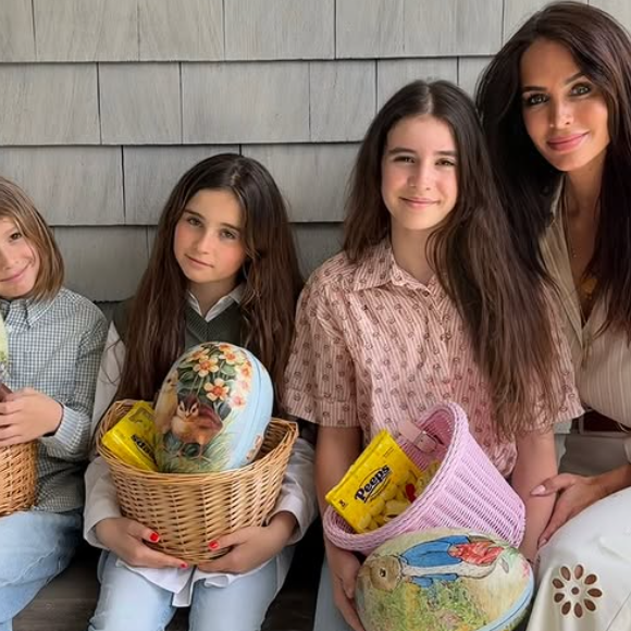 Jade Lagardère et ses 3 enfants Liva, Mila et Nolan