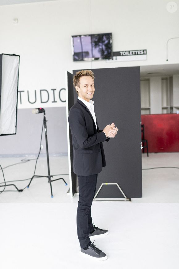 Exclusif - Cyril Féraud - Backstage de l'émission "Spectaculaire" à Paris, diffusée le 15 janvier sur France 2.
© Pierre Perusseau / Bestimage