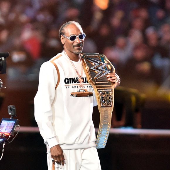 Snoop Dog était un invité spécial à WrestleMania XL au Lincoln Financial Field à Philadelphie, PA, USA le 7 avril 2024. Photo by George Napolitano/Splas News/ABACAPRESS.COM