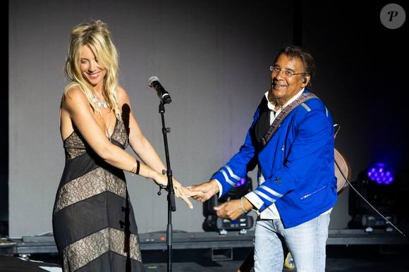 Laurent Voulzy est un homme heureux.


Exclusif - Laurent Voulzy et sa compagne Isaure Le Faou interprètent deux titres ensemble - Laurent Voulzy en concert sur la scène du théâtre de Verdure lors du 41ème Festival de Ramatuelle.
© Cyril Bruneau / Bestimage